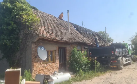 Rušenje krova kuće