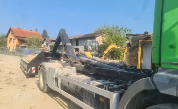 Usluge - rušenje i prijevoz materijala